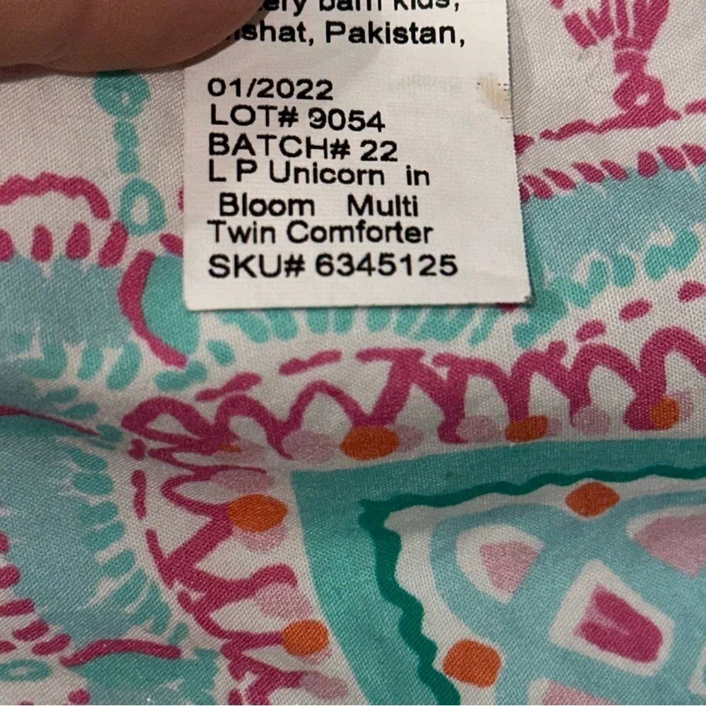 Pottery Barn Kids Teen Lilly Pulitzer Twin Sz Unicorns in Bloom Quilt Comforter